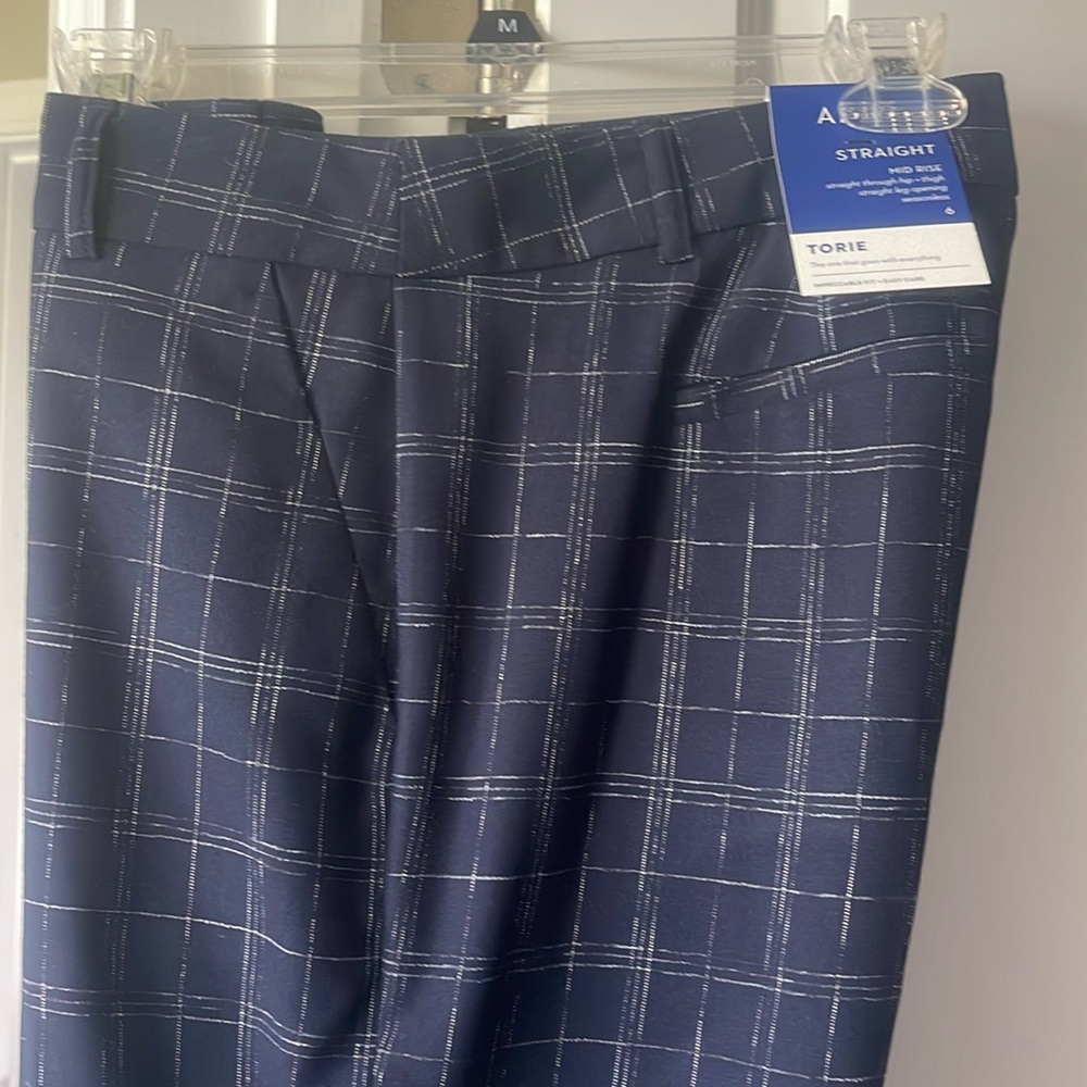 Ladies dress pants size 6 new with tags.